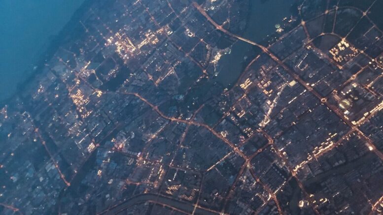 A photo of the Greater Toronto Area shot from an airplane.